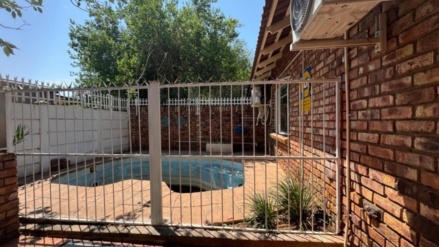 2 Bedroom Property for Sale in Diamant Park Northern Cape